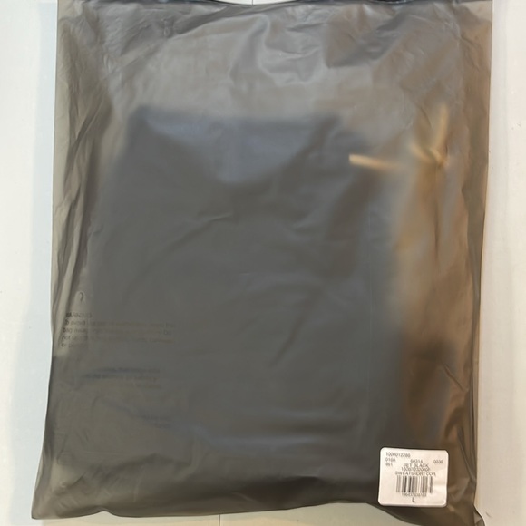 Fear of god essentials 2023 jet black sweat shorts - Picture 7 of 8